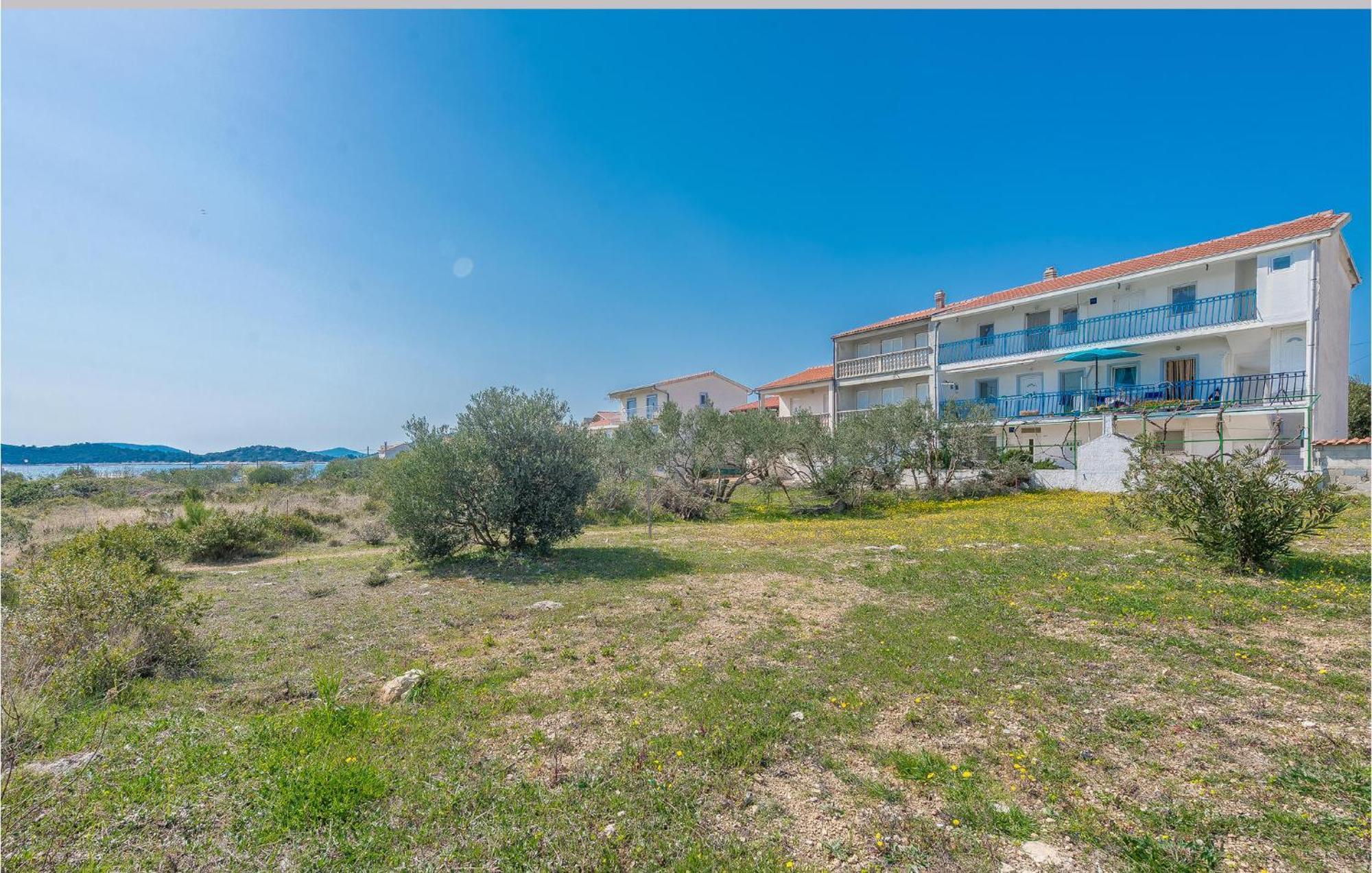 1 Bedroom Lovely Apartment In Tribunj Tribunj  Luaran gambar