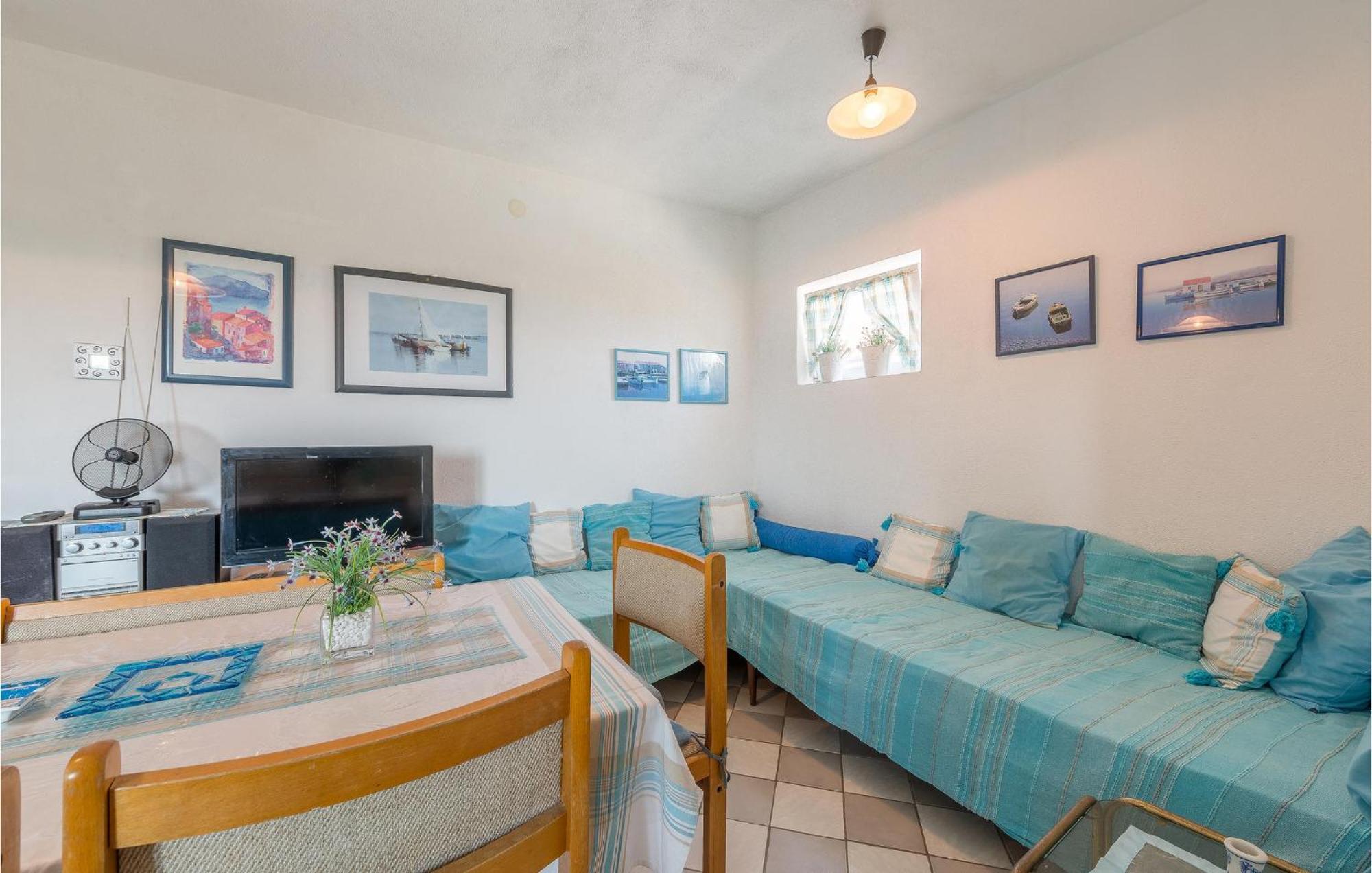 1 Bedroom Lovely Apartment In Tribunj Tribunj  Luaran gambar